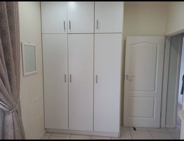 2 BEDROOM APARTMENT RENTED IN ESSENWOOD